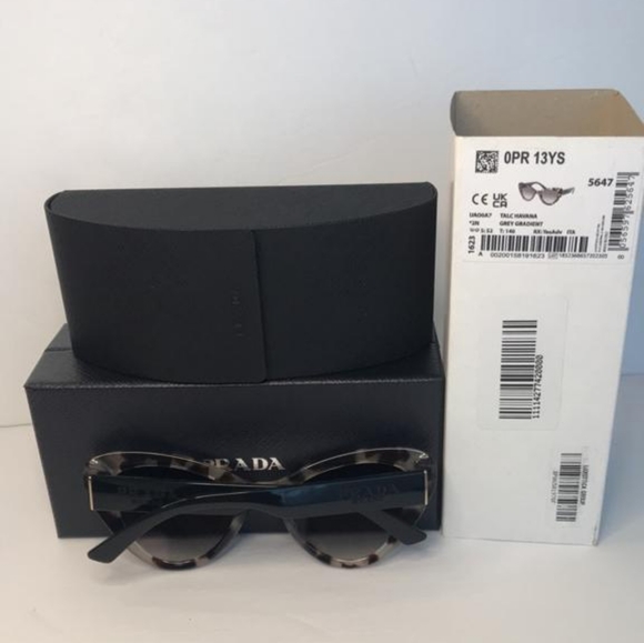 💯 - Authentic  New Prada PR 13YS UAO0A7 52 Ladies Sunglasses - Picture 7 of 13